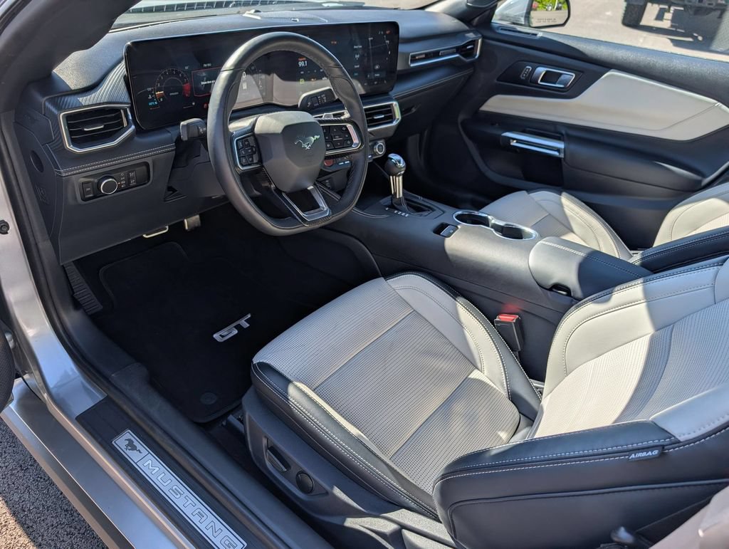 Used 2025 Ford Mustang GT Premium RWD image 11