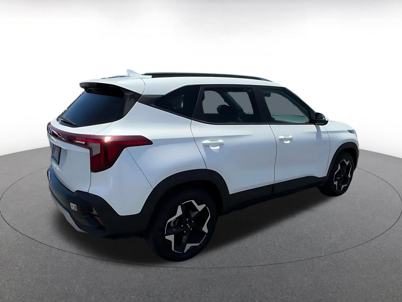 Used 2025 Kia Seltos S FWD image 14