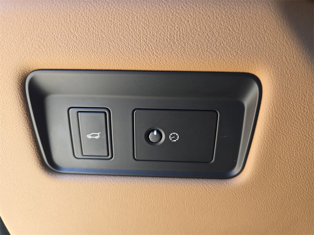 Used 2022 Jaguar F-PACE S image 29