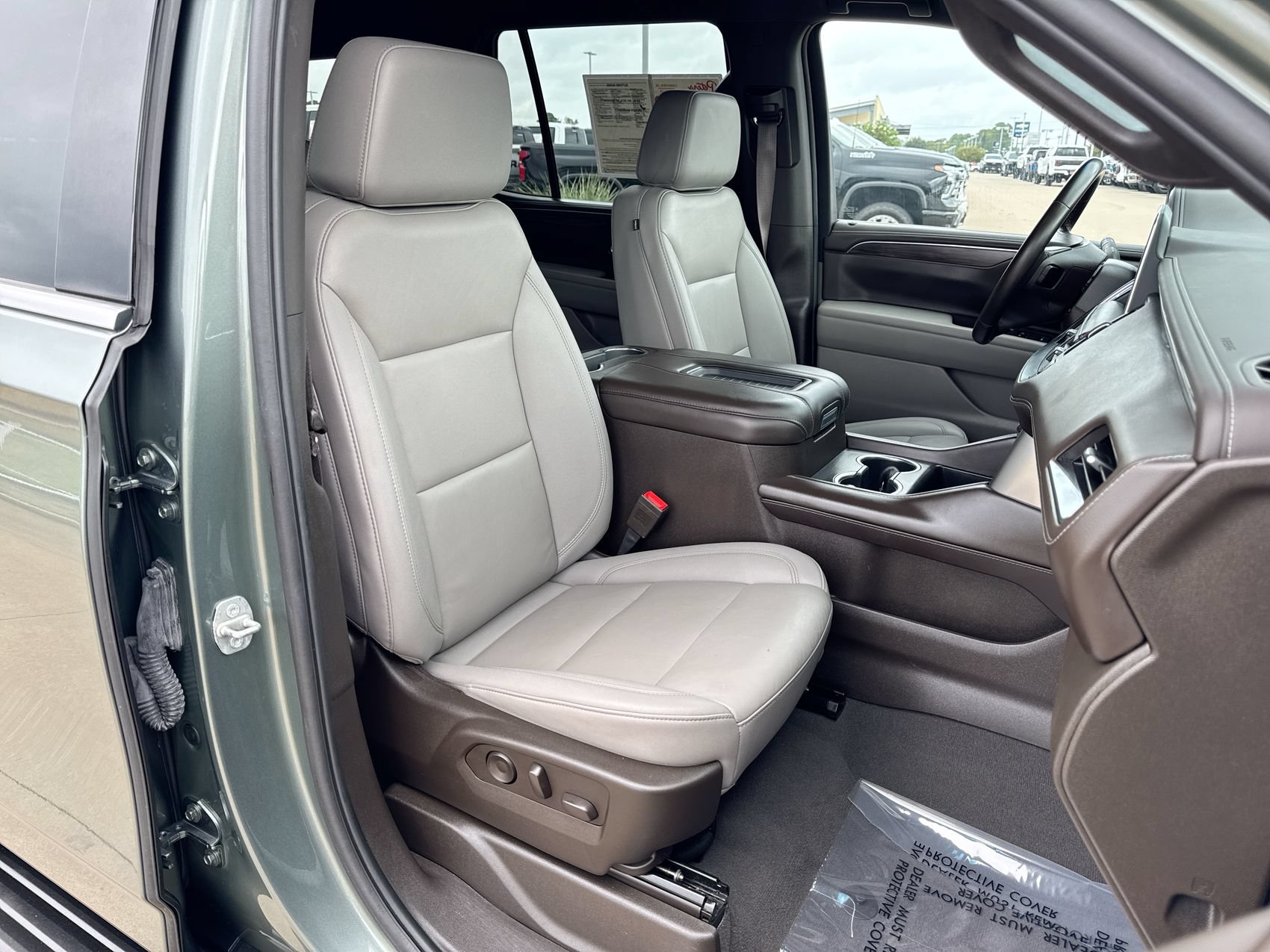 Used 2024 Chevrolet Tahoe LT RWD image 24