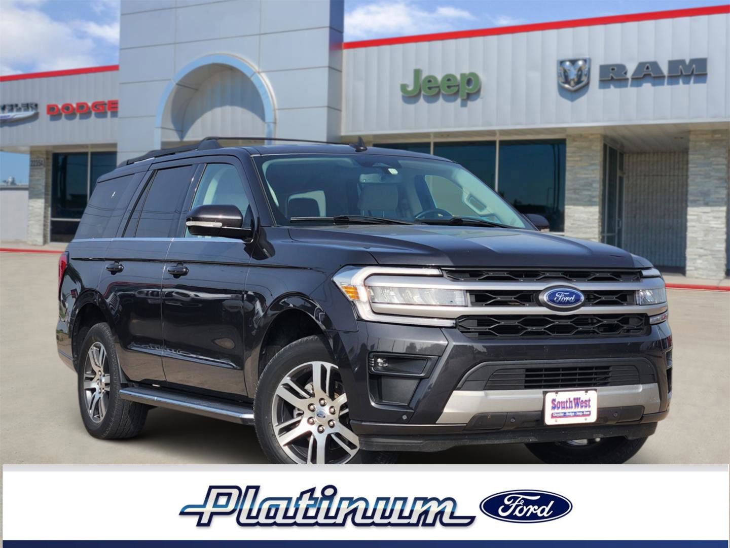 Used 2022 Ford Expedition XLT RWD image 1