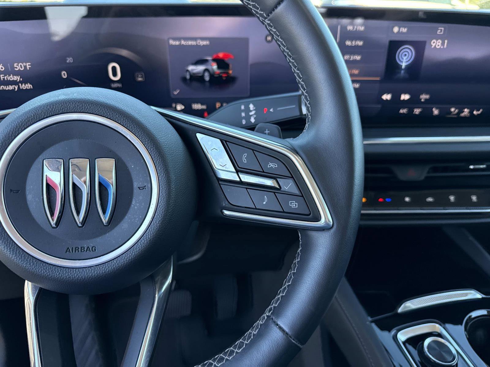 Used 2025 Buick Envision Preferred image 30