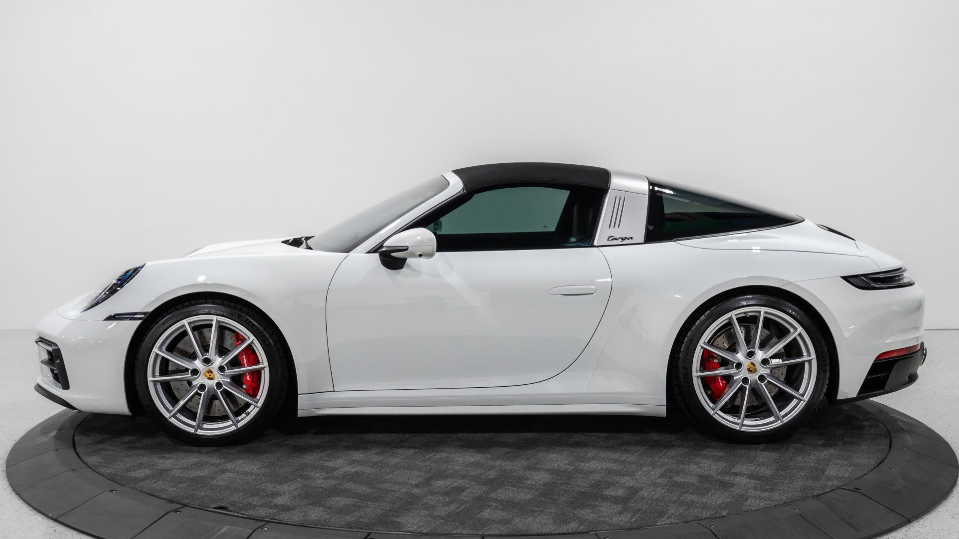 Used 2024 Porsche 911 Targa 4 GTS image 16
