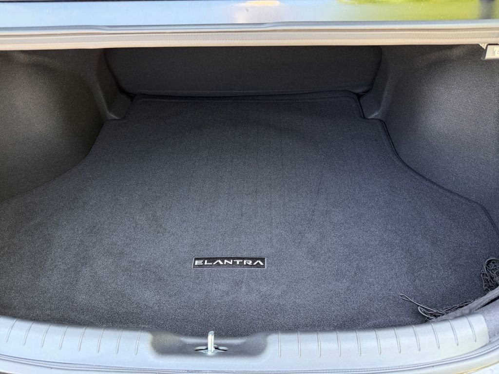 Used 2025 Hyundai Elantra SEL FWD image 22