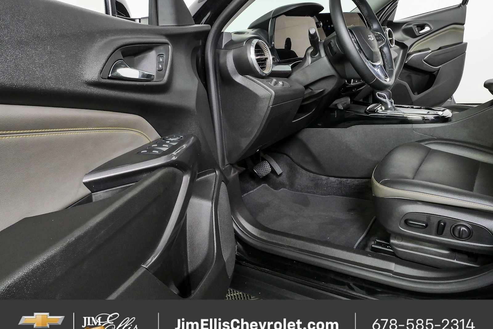 Certified 2025 Chevrolet Trax ACTIV w/ Driver Confidence Package FWD image 7