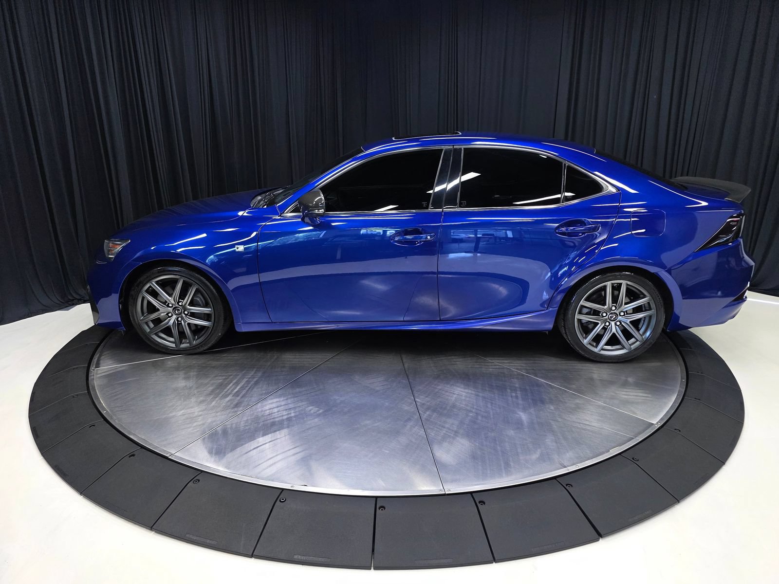 Used 2017 Lexus IS 350 F Sport RWD image 10