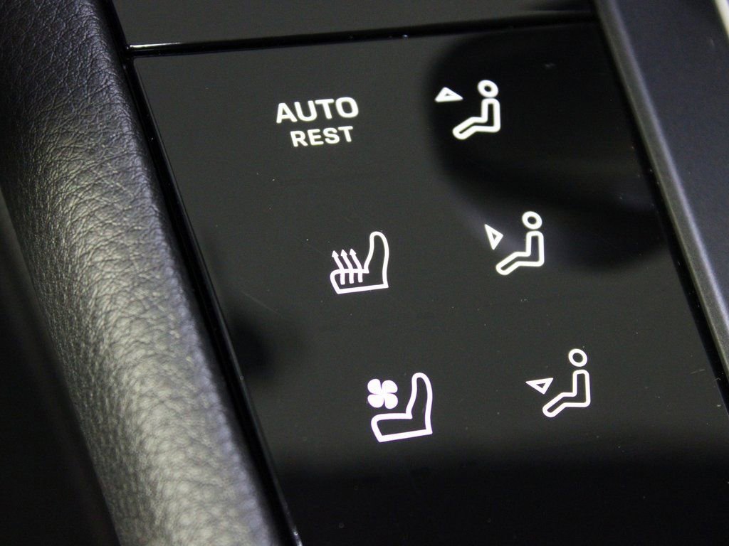 Certified 2026 Porsche Macan image 29