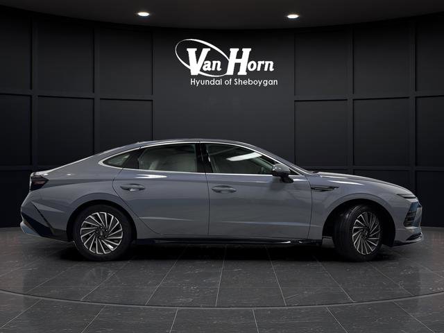 Used 2025 Hyundai Sonata Limited image 2