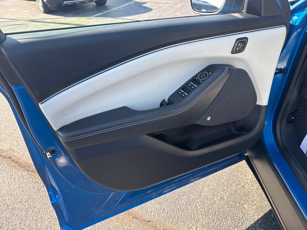 Used 2025 Ford Mustang Mach-E Premium AWD/4WD image 26