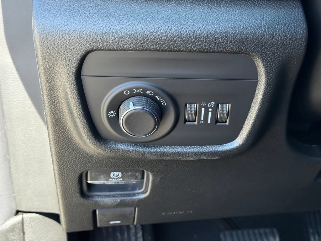 New 2026 Jeep Grand Cherokee Altitude AWD/4WD image 17