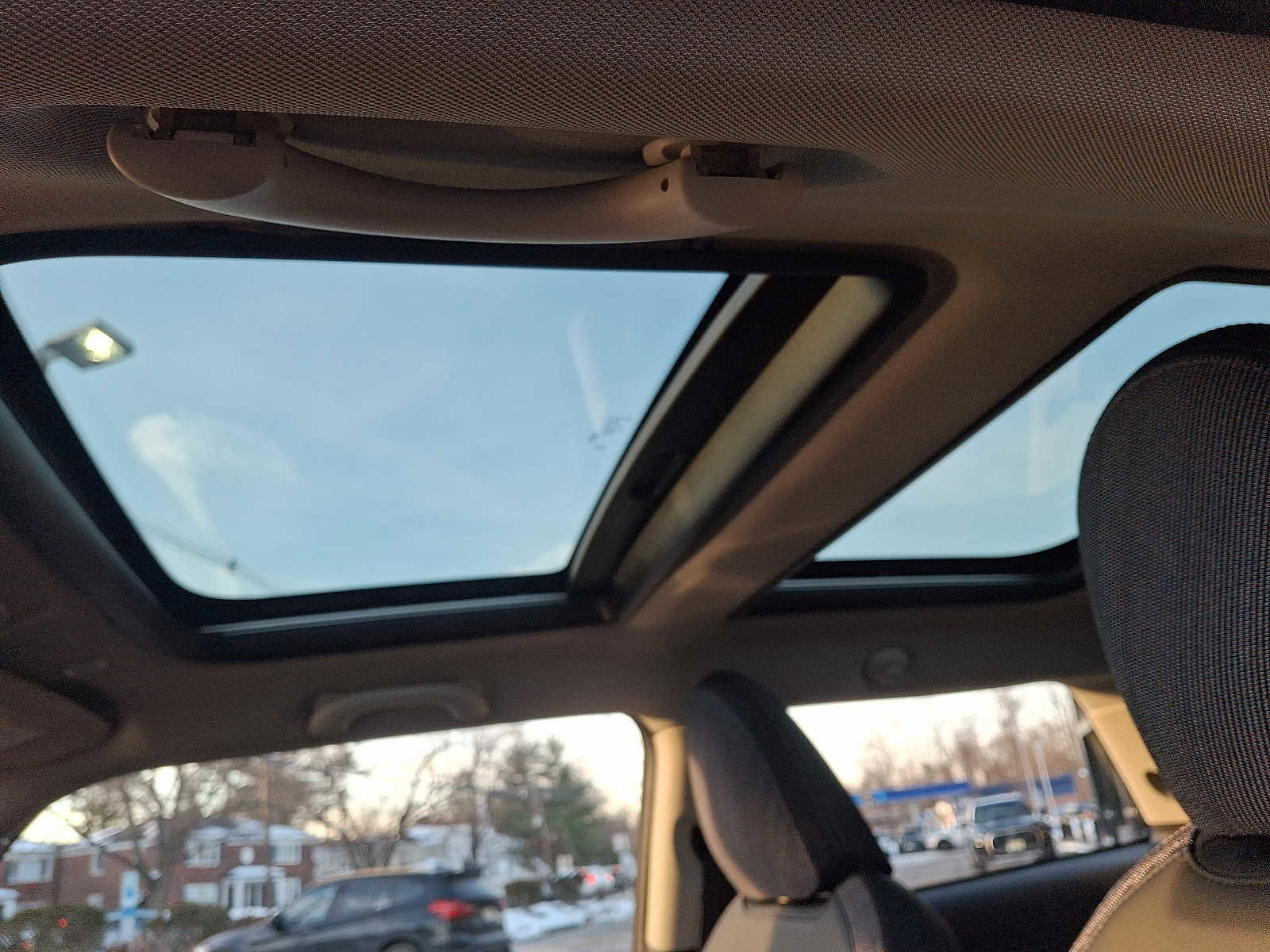 Used 2025 MINI Cooper 2-Door Hardtop image 15