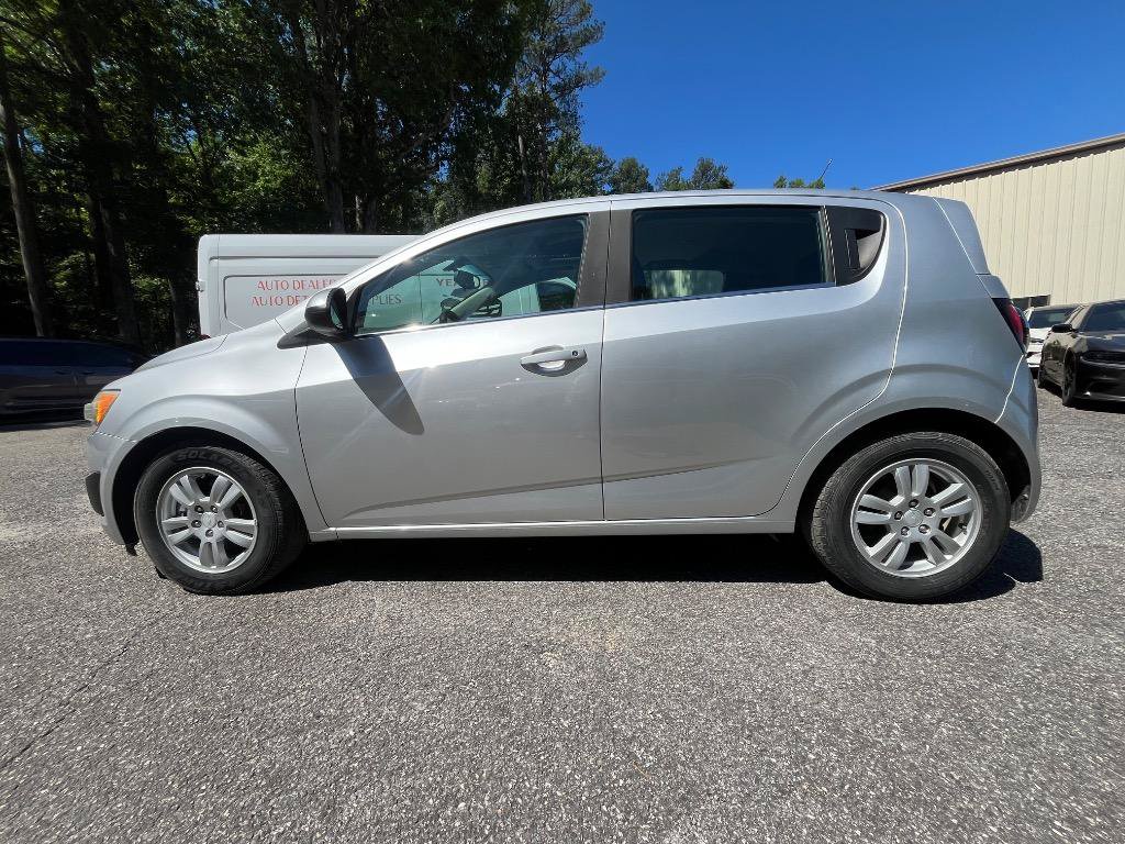 Used 2014 Chevrolet Sonic LT w/ Fun and Sun Package FWD image 4