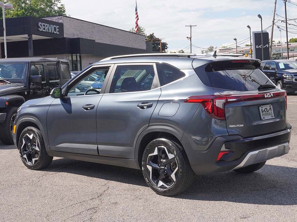 Used 2024 Kia Seltos EX AWD/4WD image 10
