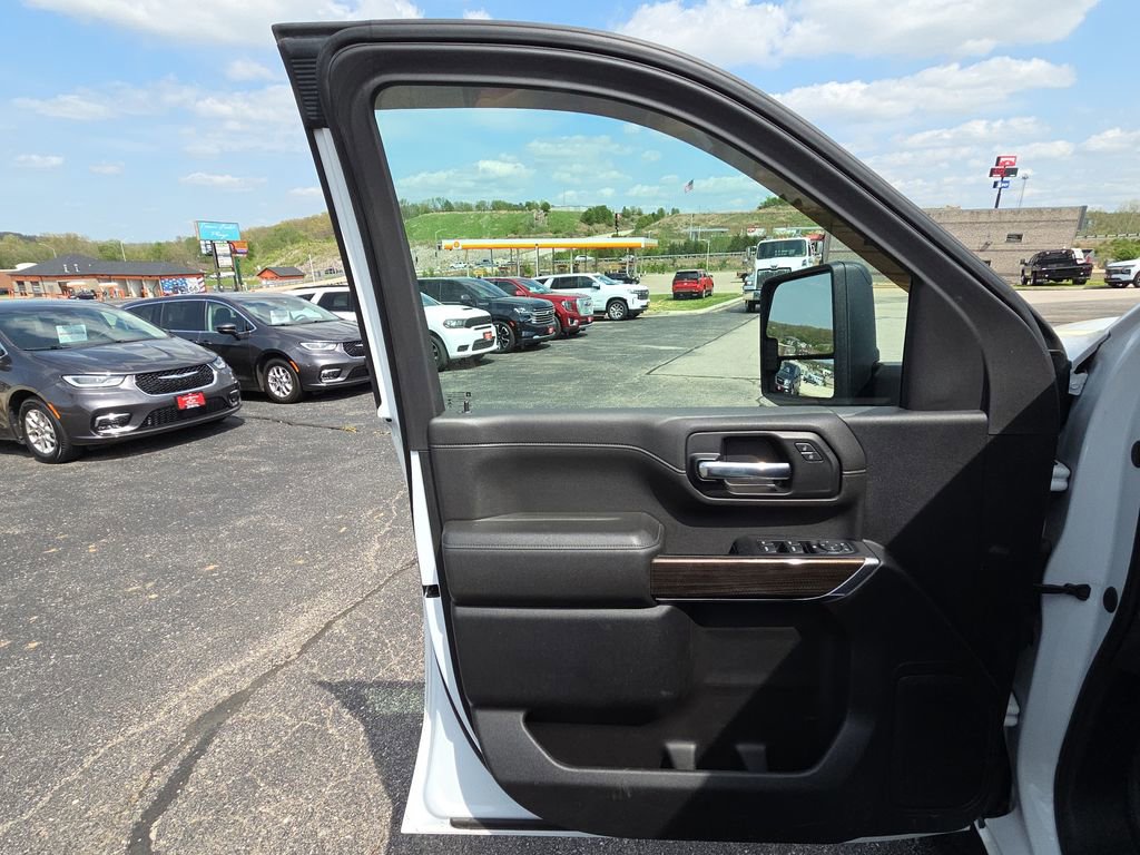 Used 2023 Chevrolet Silverado 3500 LT w/ Convenience Package AWD/4WD image 13