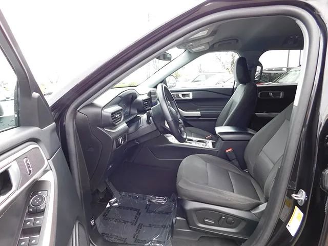 Used 2023 Ford Explorer XLT image 17