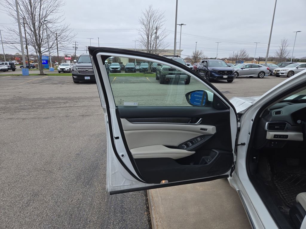 Certified 2019 Honda Accord Touring image 11