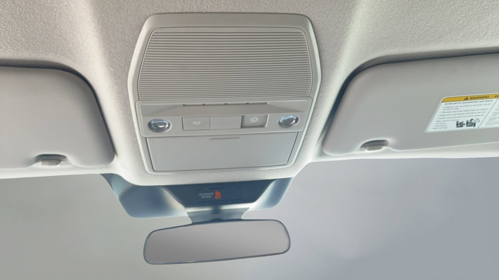 Certified 2025 Nissan Kicks SR FWD image 29