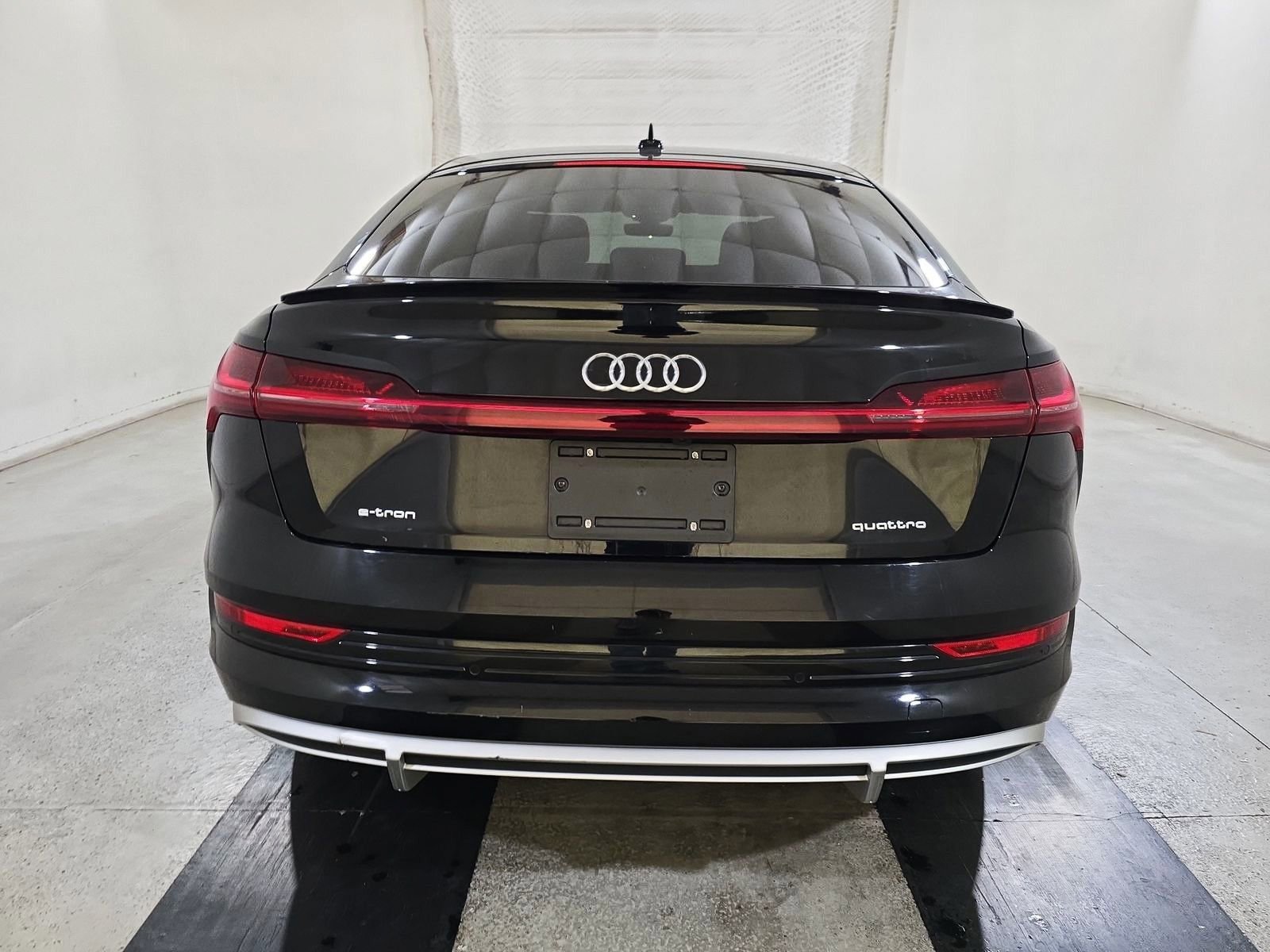 Used 2022 Audi e-tron Premium AWD/4WD image 5