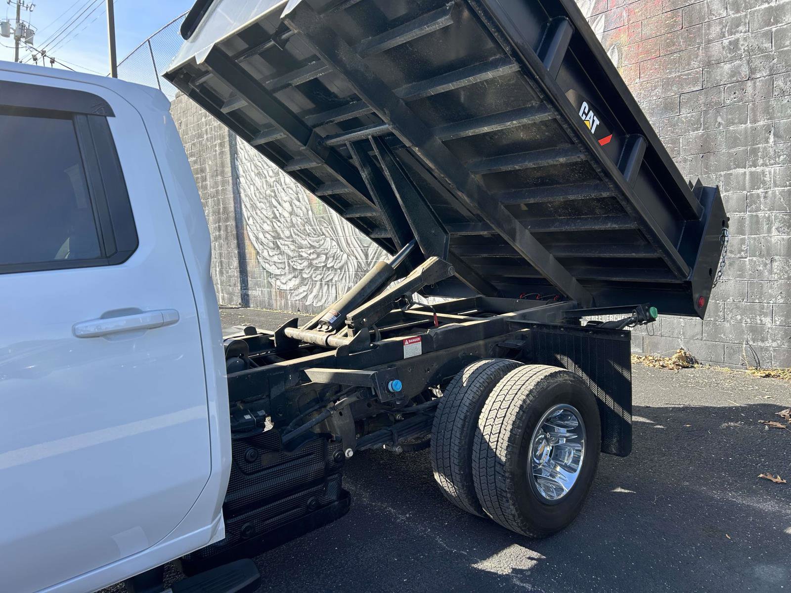 Used 2024 Chevrolet Silverado 3500 LT w/ Convenience Package image 31