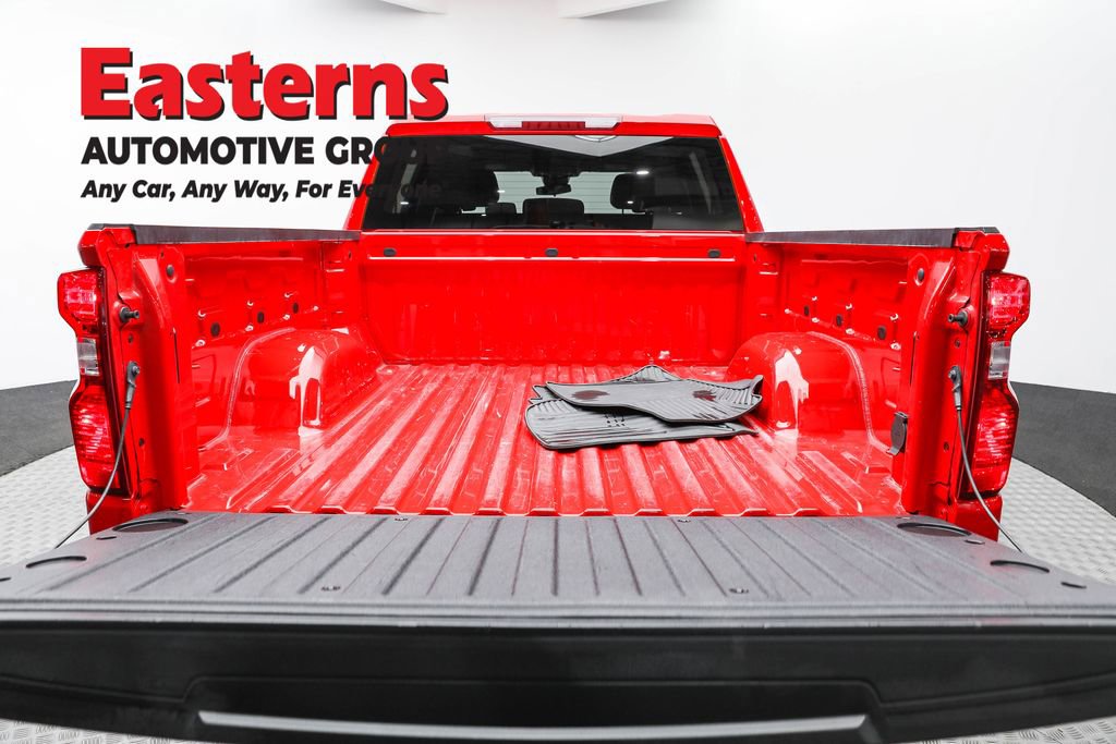 Used 2023 Chevrolet Silverado 1500 LT AWD/4WD image 9