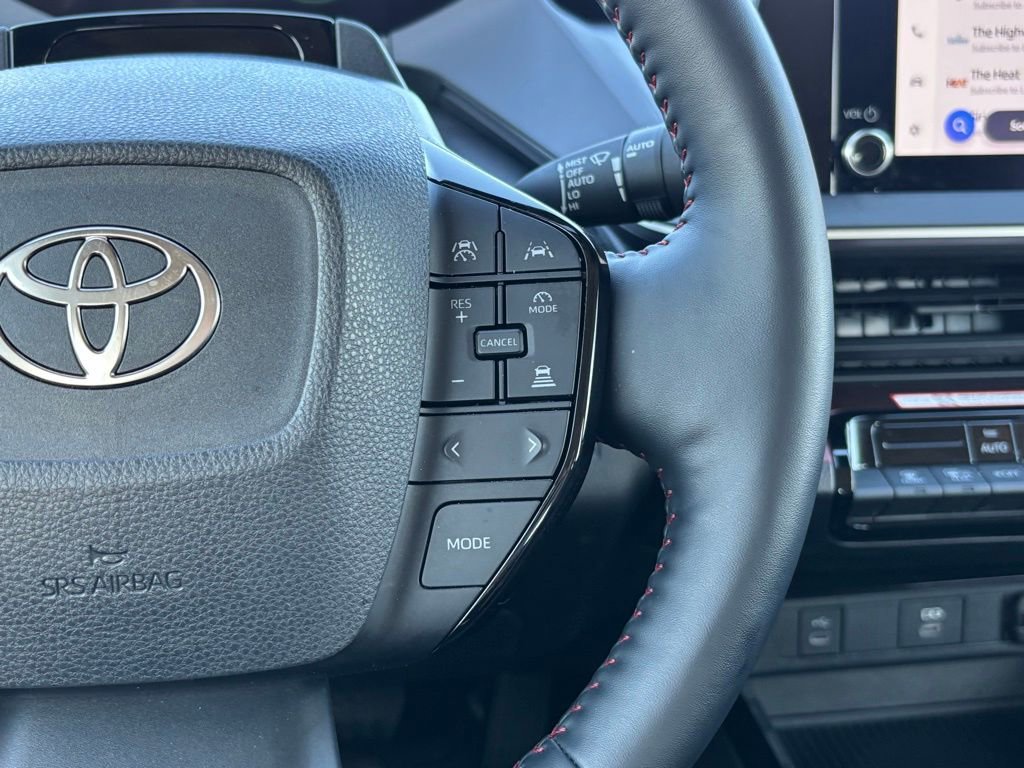 Used 2025 Toyota Prius Plug-In Hybrid FWD image 16