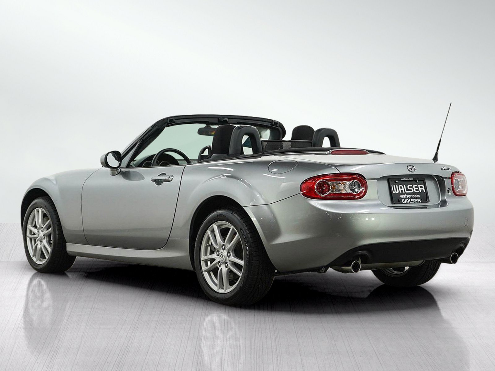 Used 2011 MAZDA MX-5 Miata Sport RWD image 4
