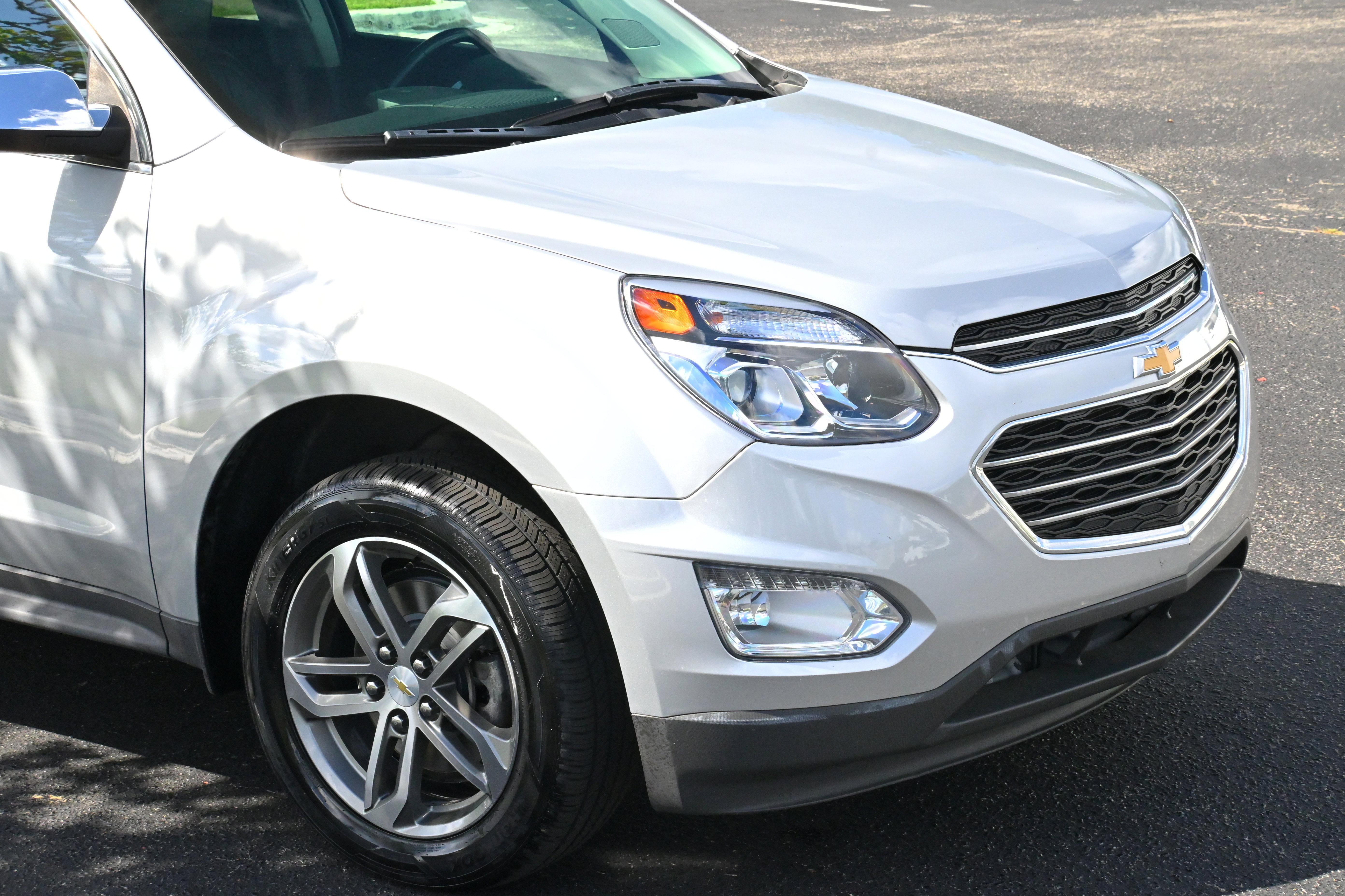 Used 2017 Chevrolet Equinox Premier w/ Enhanced Convenience Package image 28