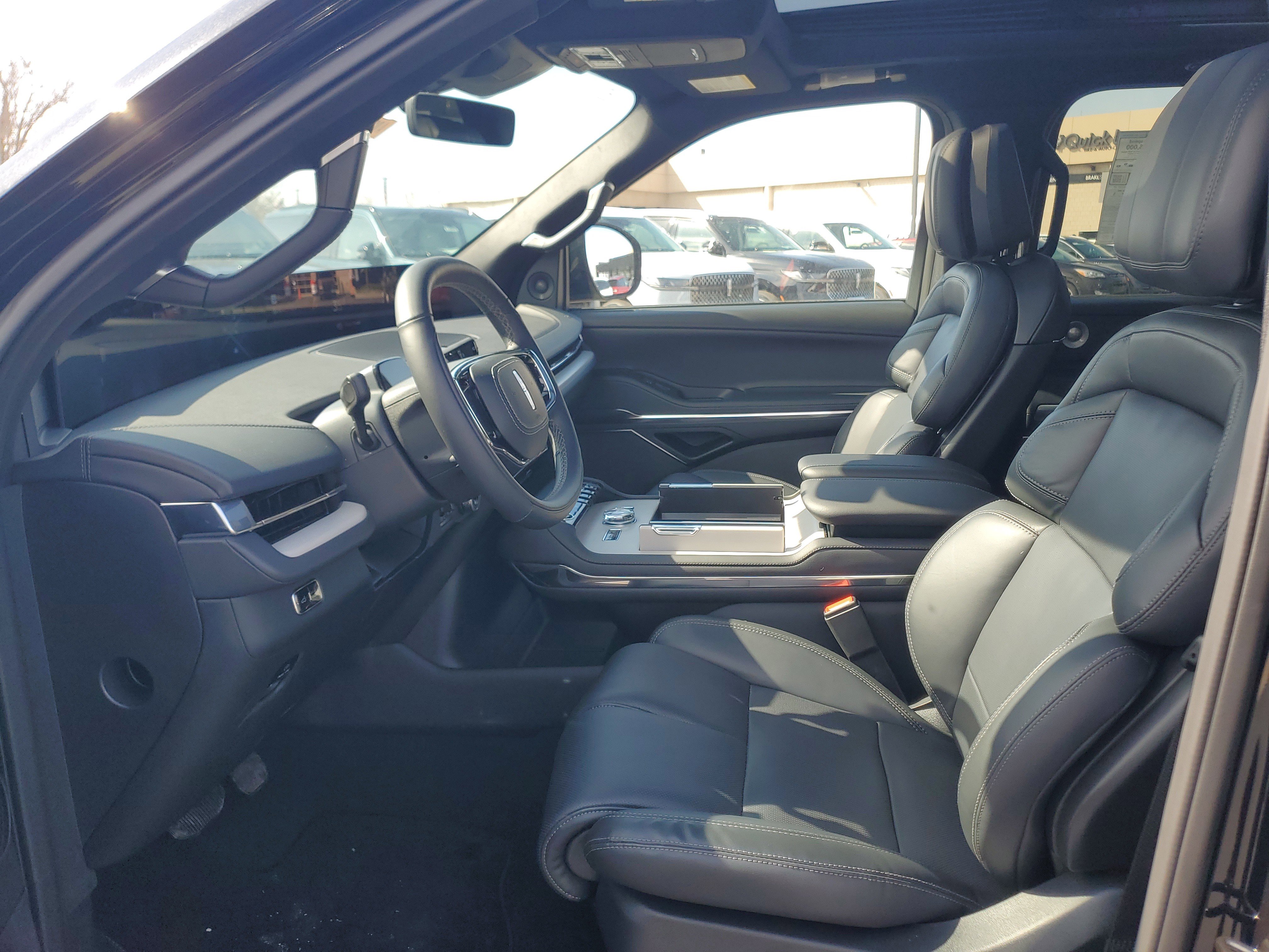 New 2026 Lincoln Navigator Reserve w/ Jet Appearance Package image 12