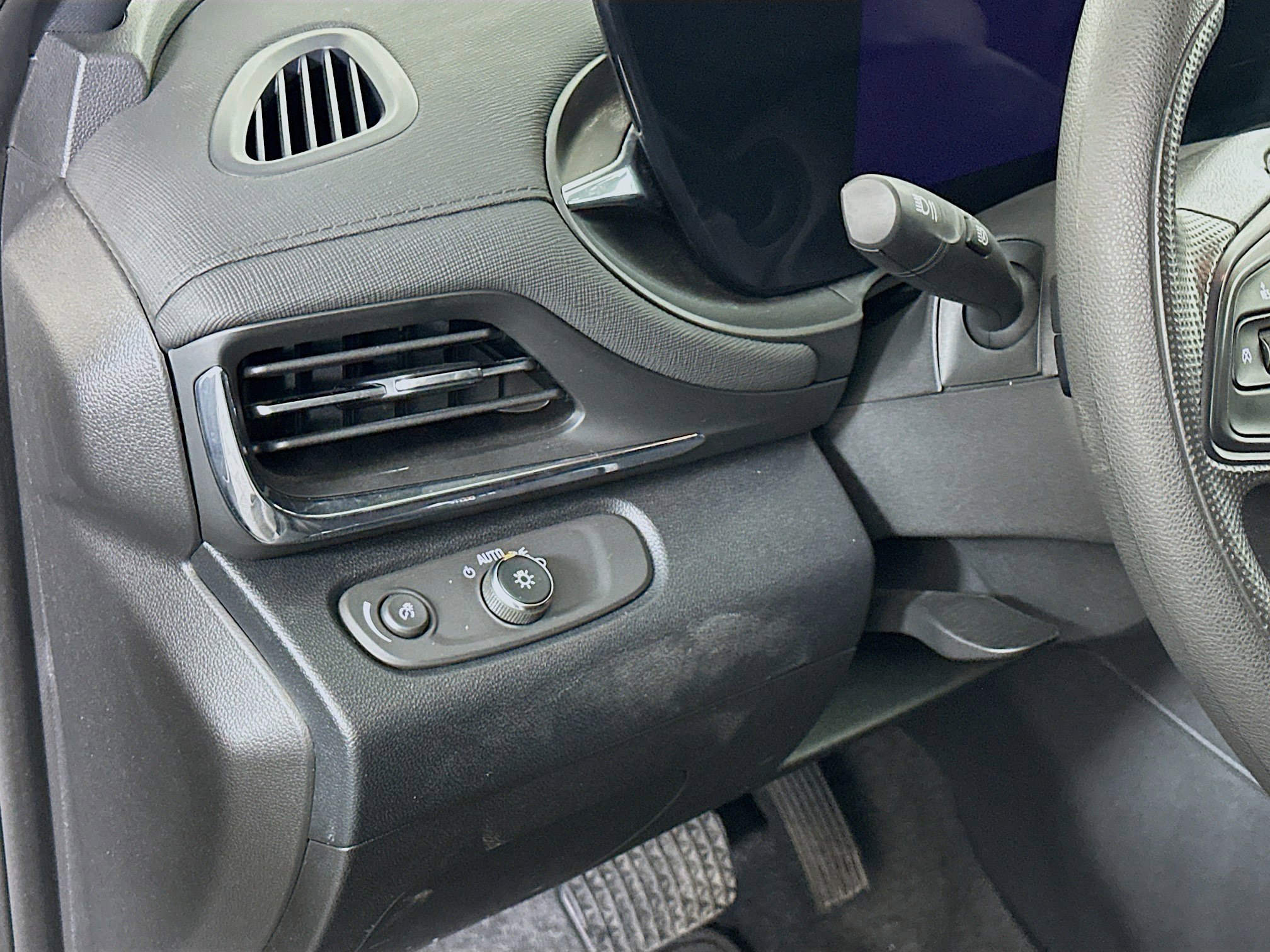 Used 2025 Buick Envista Preferred FWD image 16