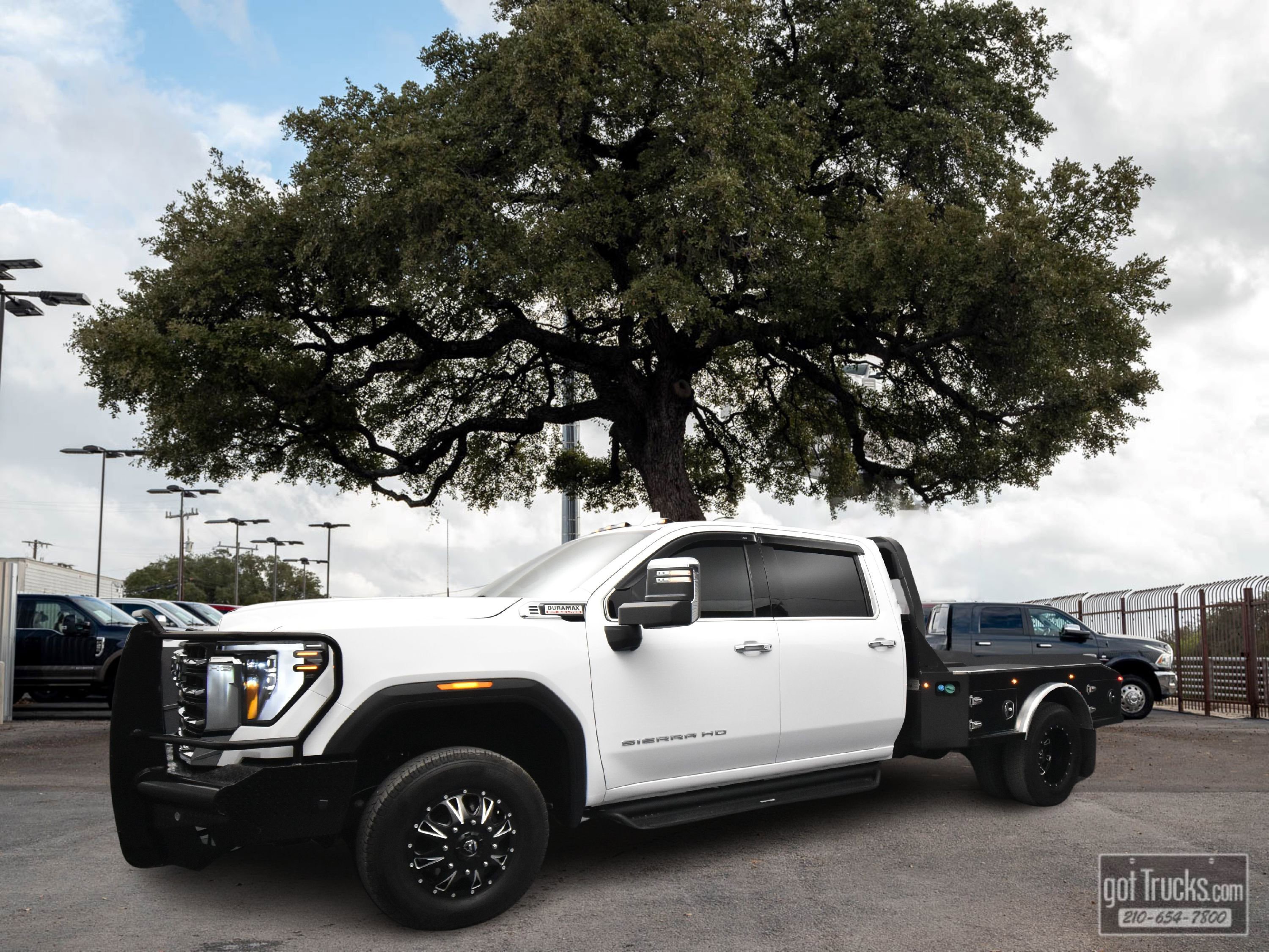 Used 2024 GMC Sierra 3500 SLT w/ SLT Convenience Package