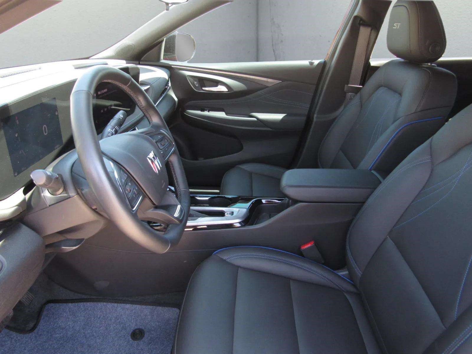 Used 2025 Buick Envista Sport Touring w/ Convenience I Package FWD image 15