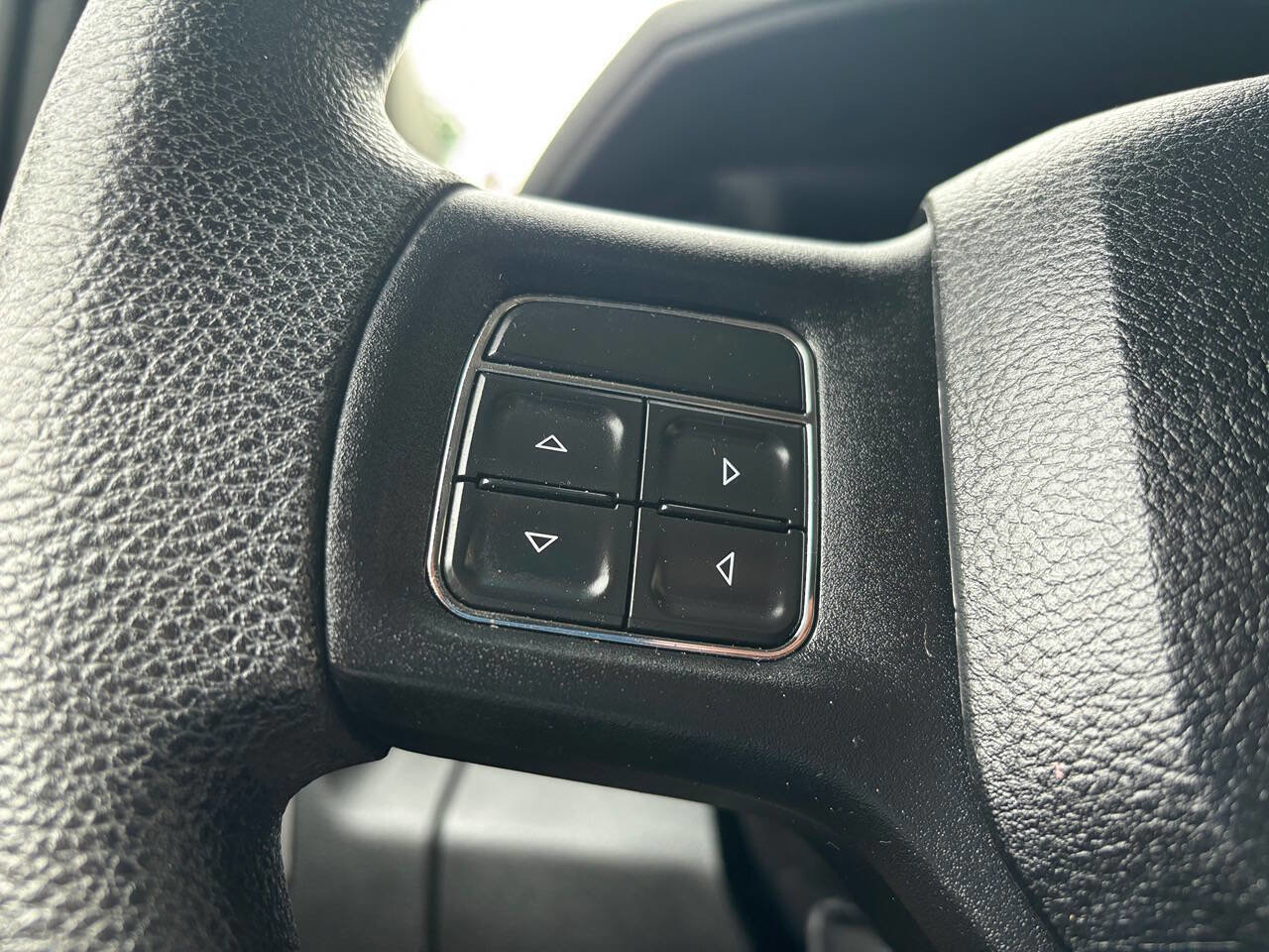 Used 2016 RAM 2500 Tradesman w/ Chrome Appearance Group image 32