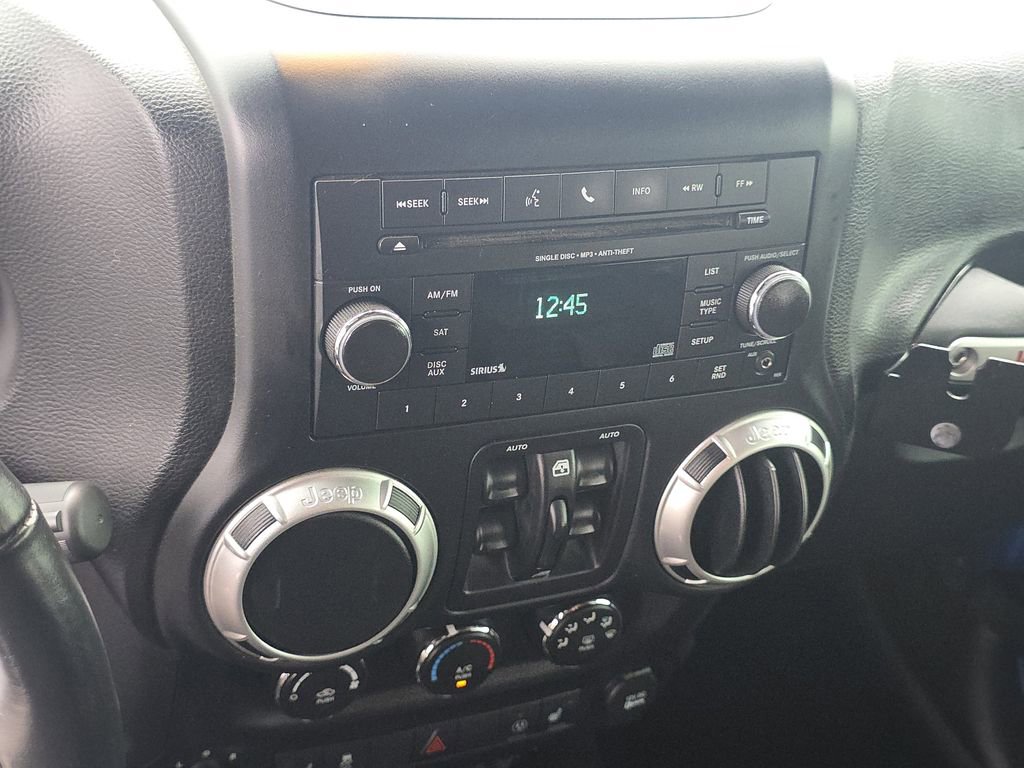 Used 2016 Jeep Wrangler Unlimited Rubicon image 23