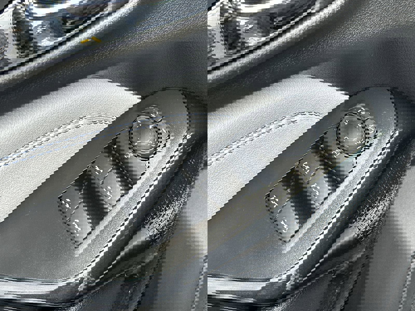 Used 2025 Chevrolet Trax LT w/ LT Convenience Package image 15