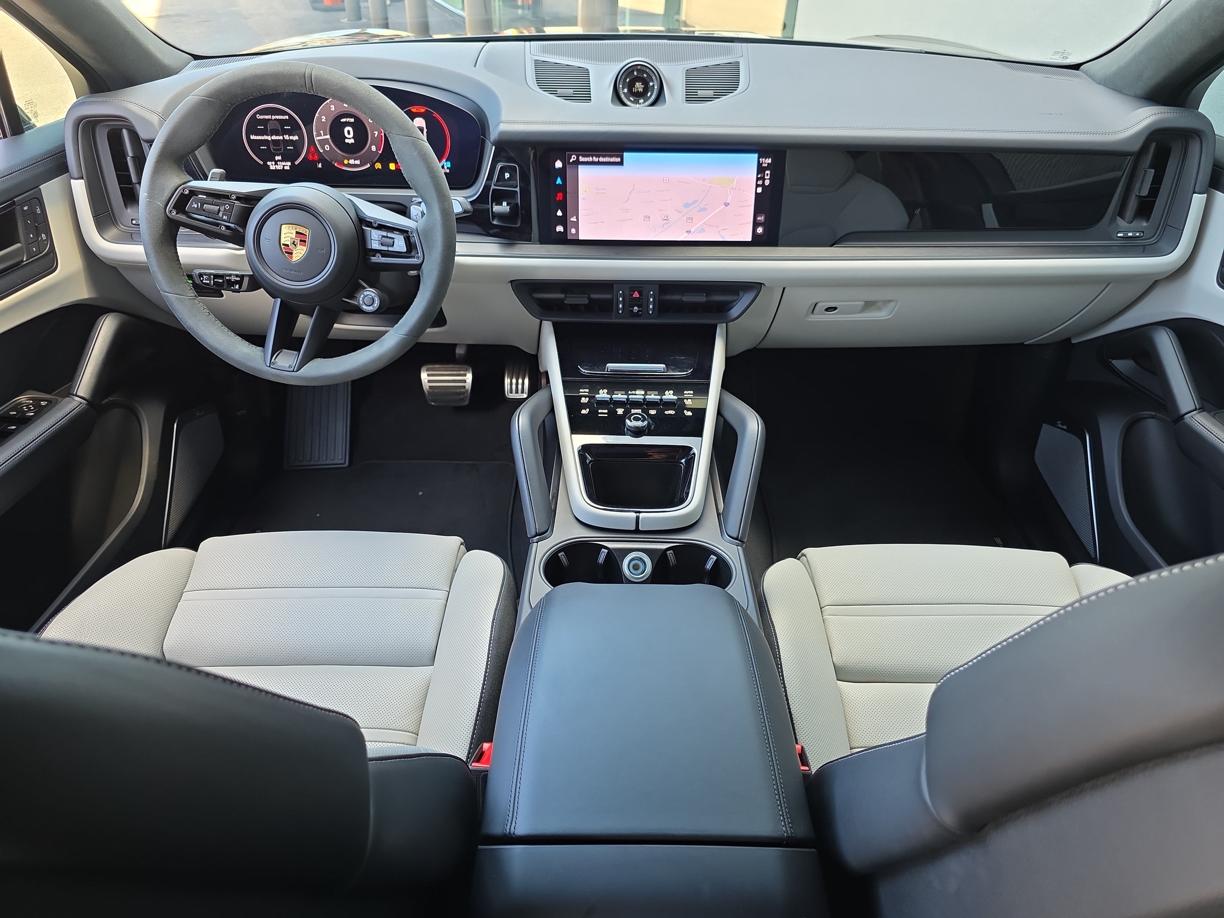 Used 2025 Porsche Cayenne GTS AWD/4WD image 14