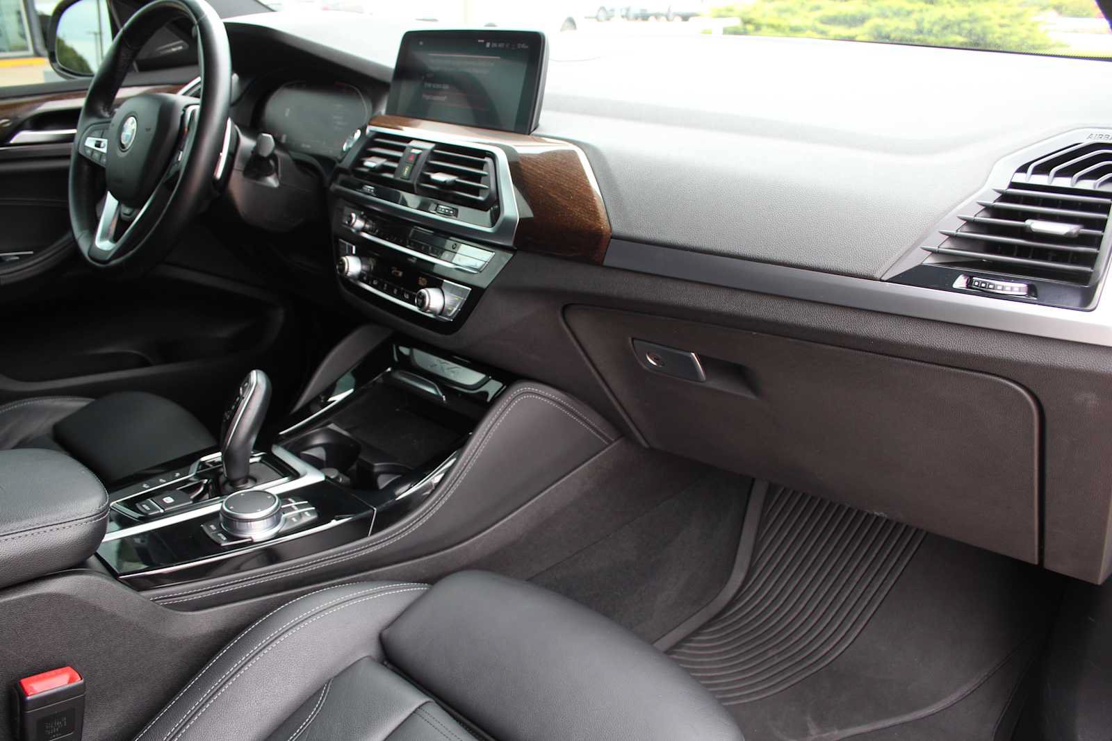 Used 2021 BMW X4 xDrive30i w/ Executive Package AWD/4WD image 16