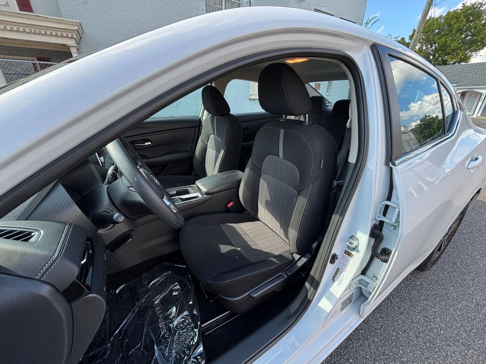 Used 2025 Nissan Sentra SV FWD image 29