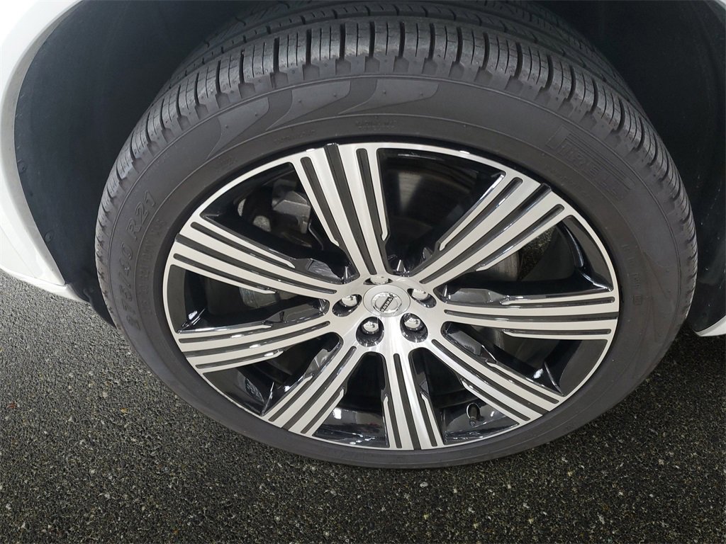 Used 2025 Volvo XC90 T8 Ultra w/ Protection Package Premier image 9