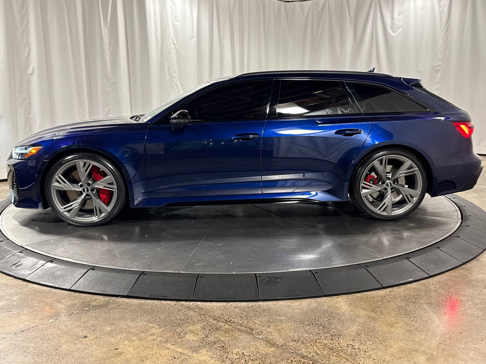 Used 2021 Audi RS 6 AWD/4WD image 8