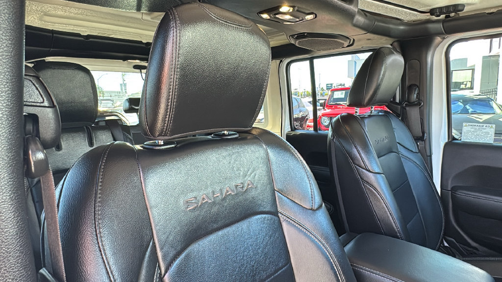 Used 2023 Jeep Wrangler Unlimited Sahara AWD/4WD image 15