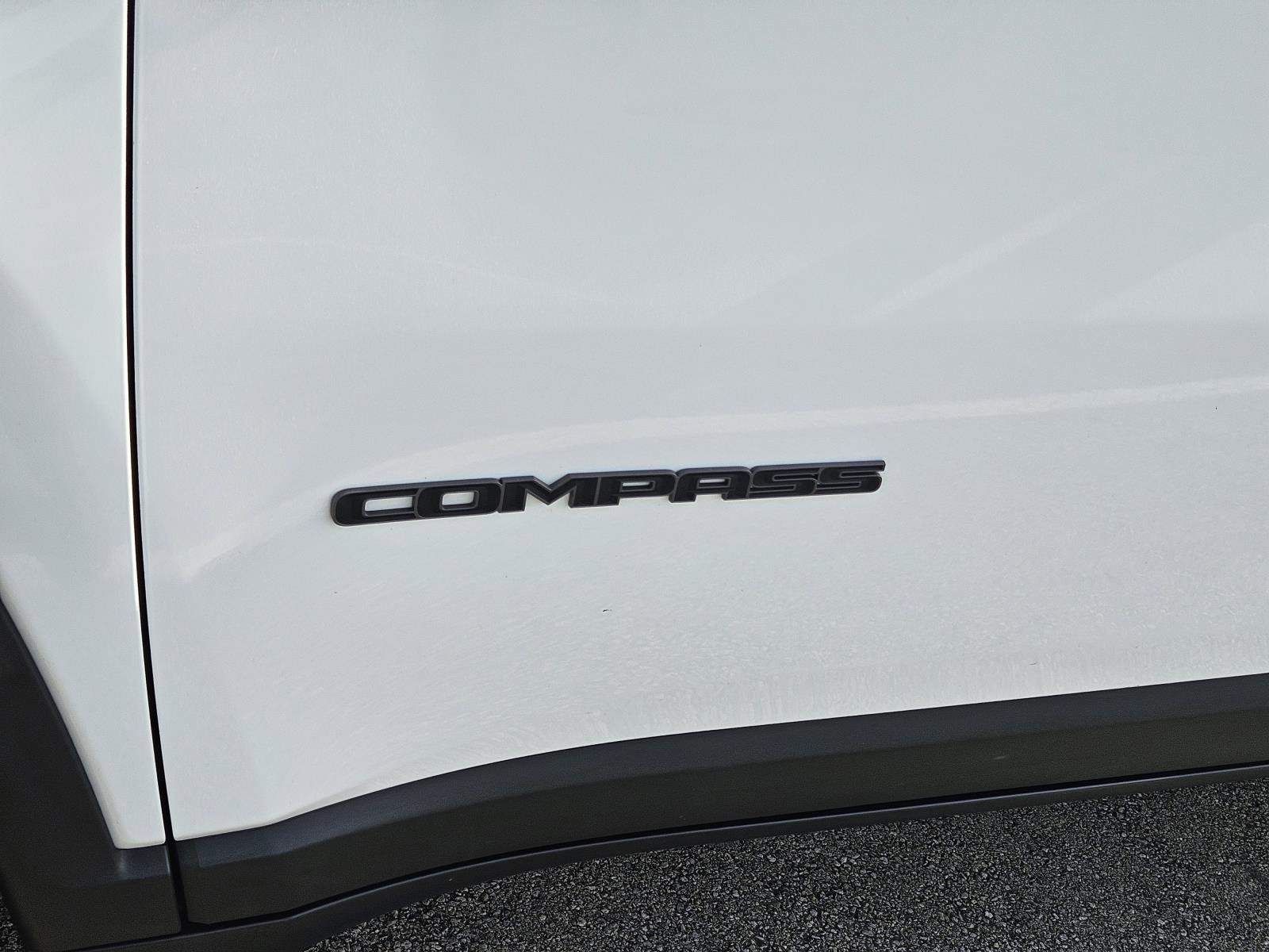 Used 2025 Jeep Compass Trailhawk image 7