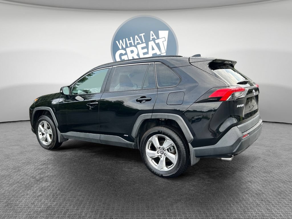 Used 2021 Toyota RAV4 XLE Premium AWD/4WD image 6