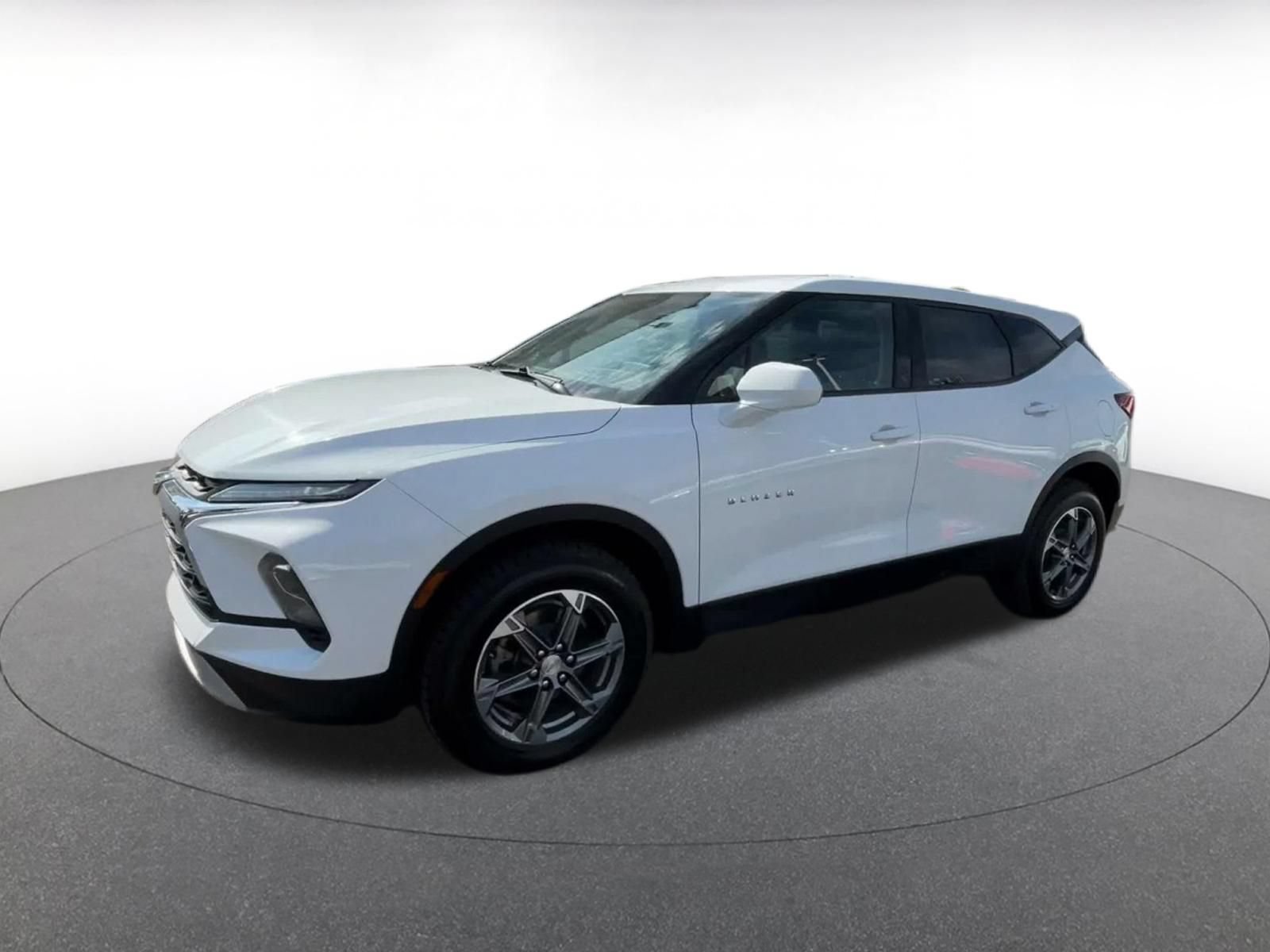 Used 2023 Chevrolet Blazer LT FWD image 8