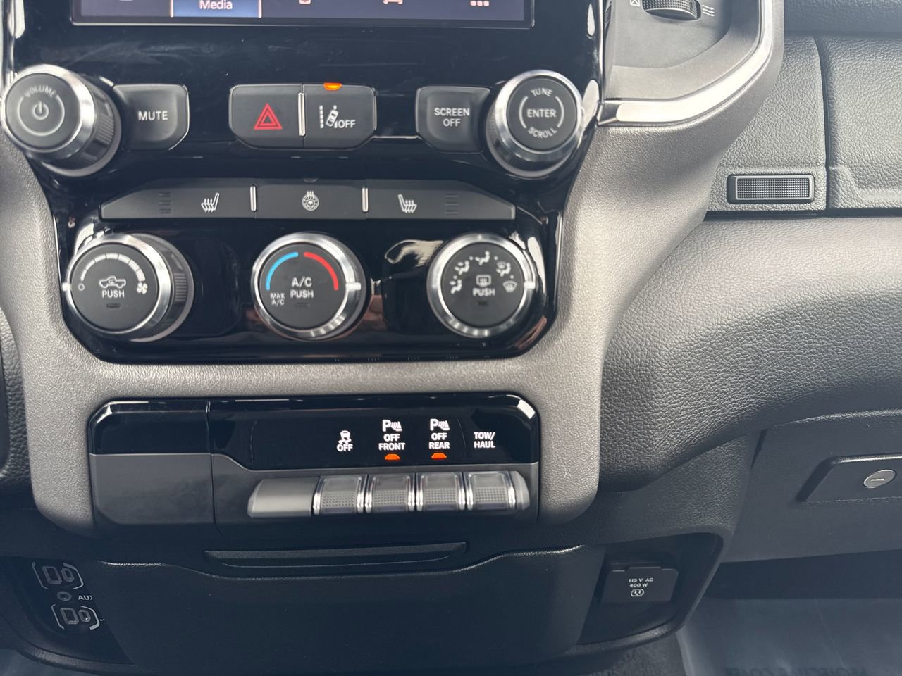 Used 2025 RAM 1500 Big Horn image 21