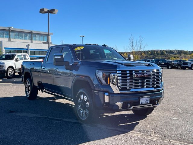 Certified 2026 GMC Sierra 3500 Denali w/ Denali Reserve Package AWD/4WD image 8