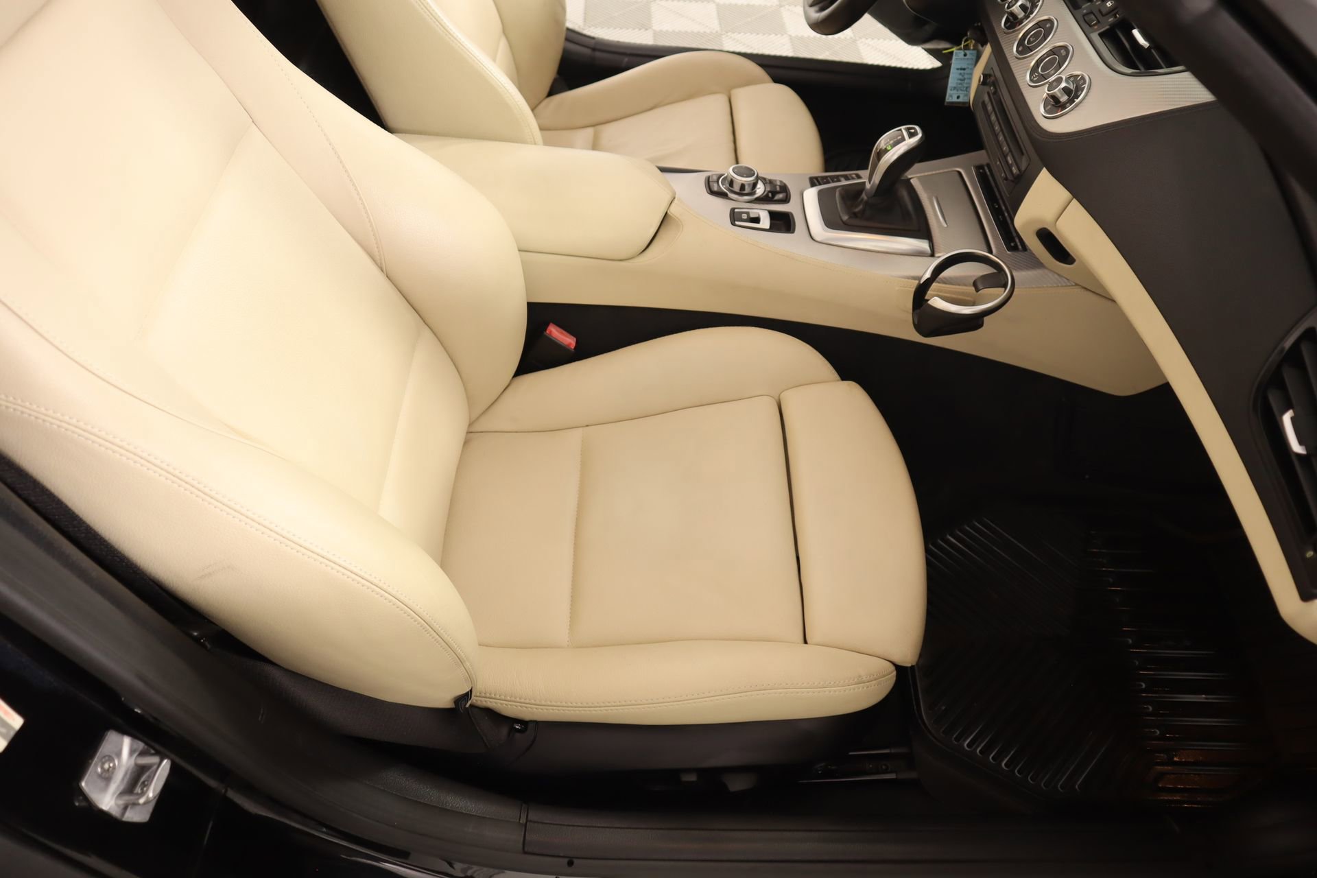 Used 2015 BMW Z4 sDrive28i image 12