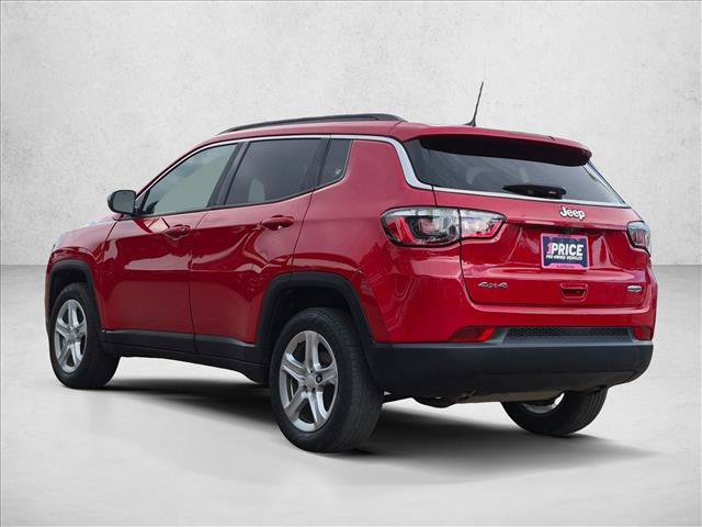 Used 2023 Jeep Compass Latitude w/ Sun and Sound Group AWD/4WD image 8
