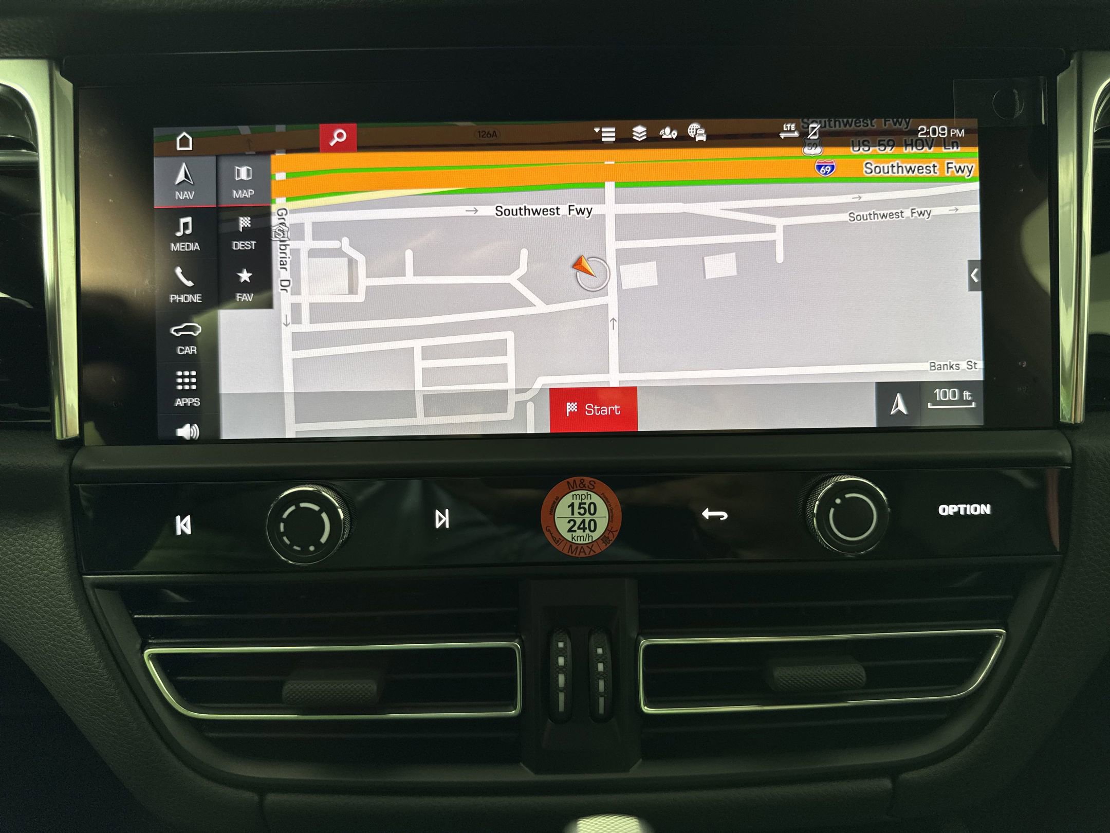 Used 2025 Porsche Macan image 24