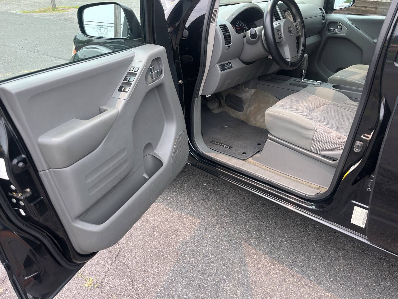 Used 2016 Nissan Frontier SV AWD/4WD image 14