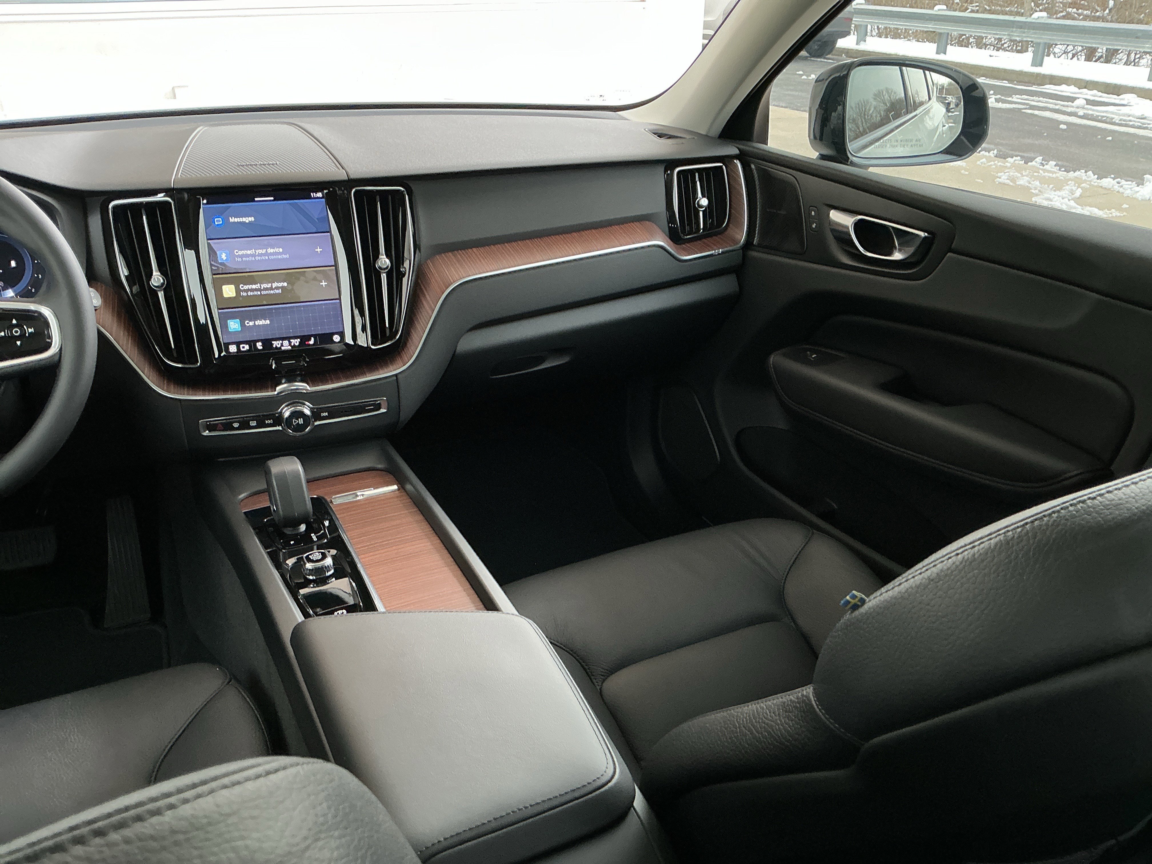 Used 2023 Volvo XC60 B5 Plus image 16